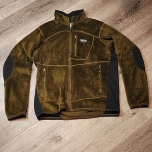 Patagonia Men's Fleece Sweater Zip Up. Size Medium.
